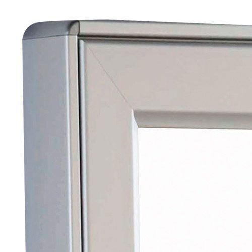 Vitrina de cristal detalle marco superior